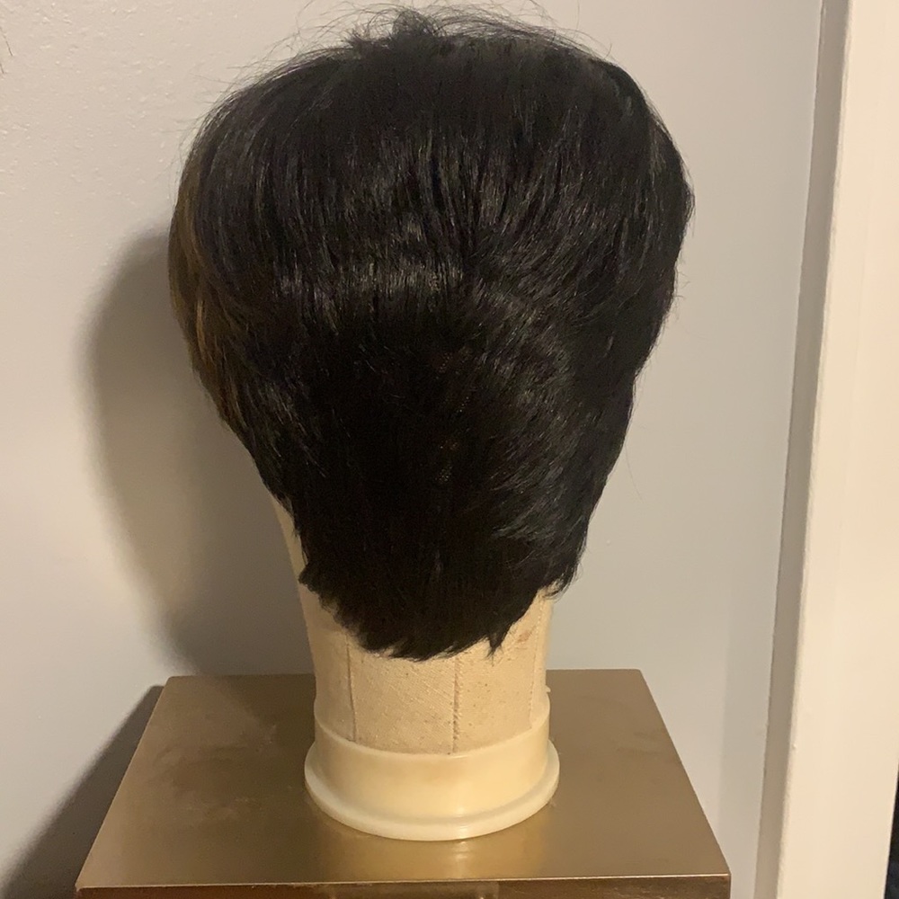 Model Model Wig - Picture 3 of 4